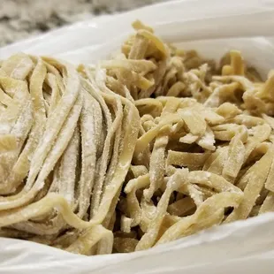 Wide egg noodle.  Very good stuff.