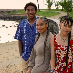 Had such a good time meeting and getting to take pictures of this beautiful family of 3 for their Christmas vacation on Oahu..