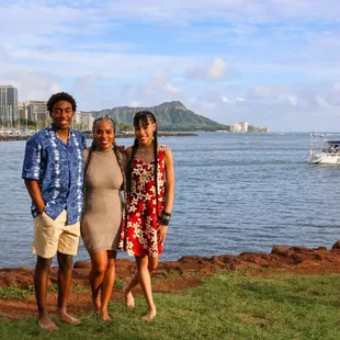 Had such a good time meeting and getting to take pictures of this beautiful family of 3 for their Christmas vacation on Oahu..