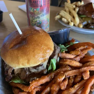 Peanut Farmer Burger