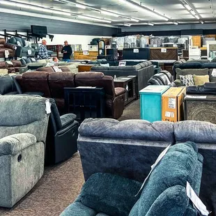 Oak &amp; Sofa Liquidators - Hanford, CA Store