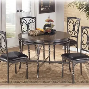 Brindleton Dining Set