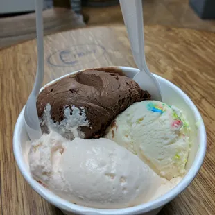 3 scoops $5.38 chocolate brownie, lucky charms, candy cane