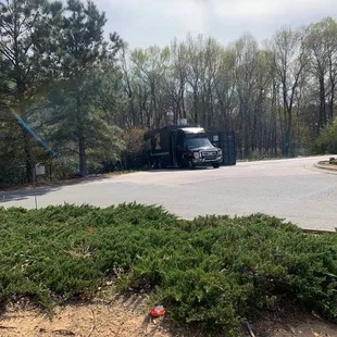 Parked truck and disconnected business number as indicated in review.