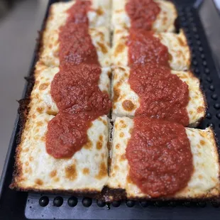 Cheese Detroit Style