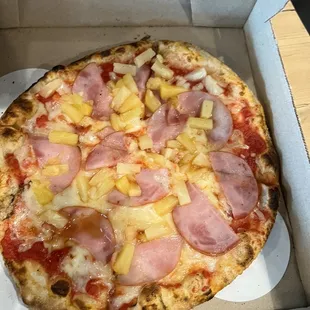I ordered a Canadian bacon and pineapple pizza. It was very good.