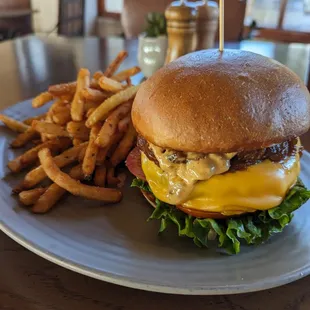 Cheeseburger and fries...Huge portion, definitely enough for 2 people.