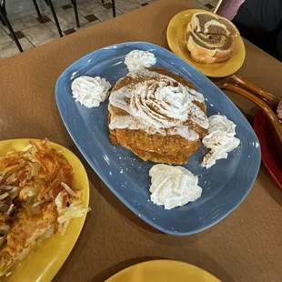 cinnamon roll pancakes