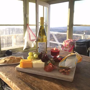 Oak Flat Lookout, October 8th, 2016: yum!