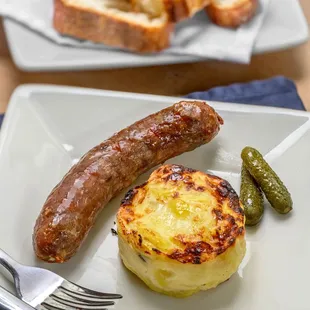 Bratwurst and potatoe gratin