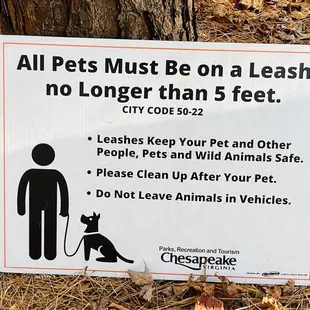 All pets must be on a leash no longer than 5 feet.