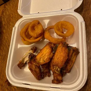 Wing &amp; onion rings! Yum!