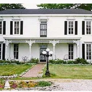 Pic of the CLOSED Bed and Breakfast. They don't tell you it's closed.