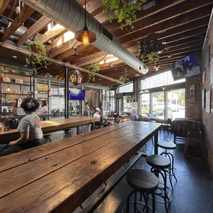 sushi and sashimi, interior