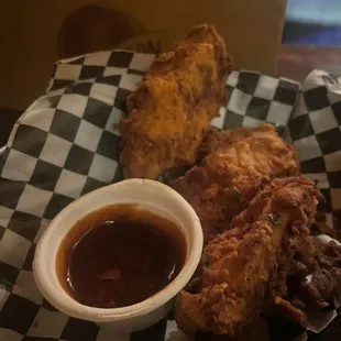 Chicken strips (served with BBQ sauce)