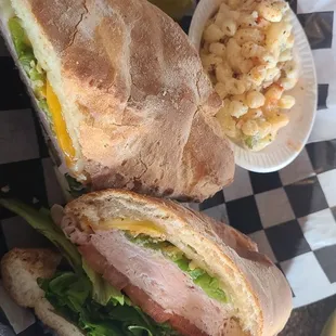 Monty hall sandwich with macaroni salad