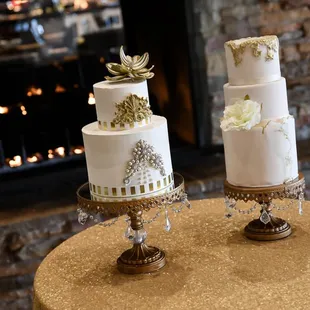 Cakes by Mishelle Handy Cakes.  Photo by Laske Images Wedding Photography.