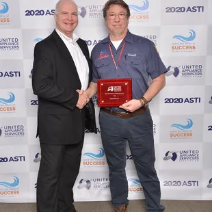 David accepts Oak Valley's award for outstanding service!