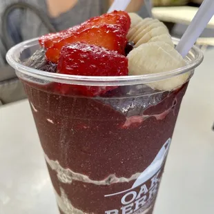 The Oak Acai Bowl (24 oz); they serve bowl and smoothies in cups