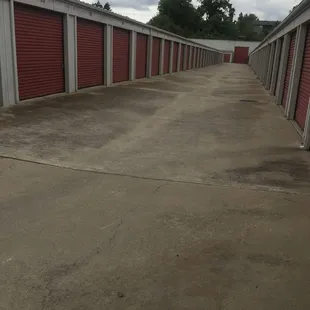 storage unit aisle