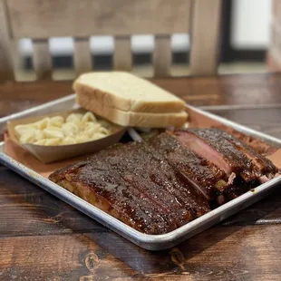 Ribs with Mac and cheese