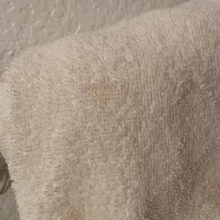 Kleines Handtuch mit Flecken