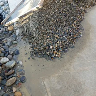 Apr 2021: muddy between the rocks