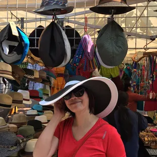 Recycled-Paper hats with natural UV protection