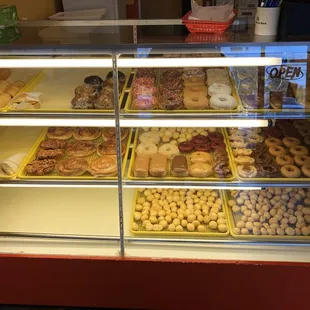 Oakland Donuts late morning visit