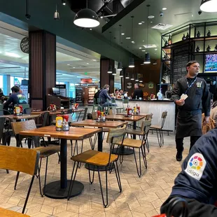 Draft House at Oakland Airport