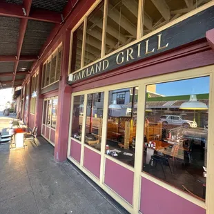 2/6/2022 Facade just prior to opening.  Good Breakfasts here.