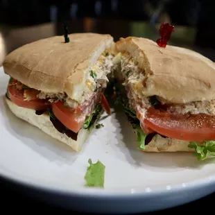 Oaklandia Cafe X Bakery