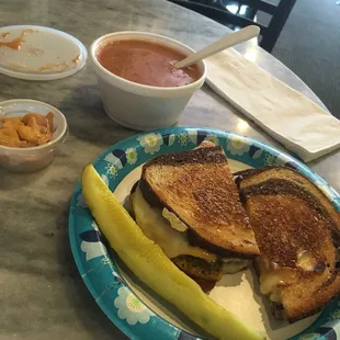 Grilled cheese amazingness &amp; tomato soup