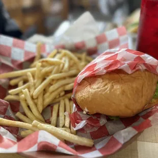 Cheeseburger with French fries