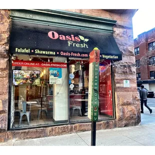 Outside Oasis Fresh. 500 W Diversey Pkwy, Chicago, IL . Salads Sandwiches Bowls Platters . Shawarma Tikka Gyro Kefta.Cool .