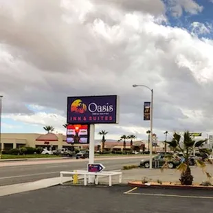 MH OasisInnSuites Ridgecrest CA Property Exterior