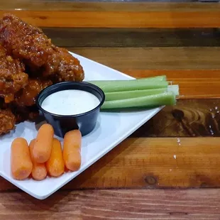 The wing are to die for. I recommend this place for any special occasions. The management team are very prompt and great customer service.