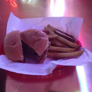 Bacon cheeseburger w/fries