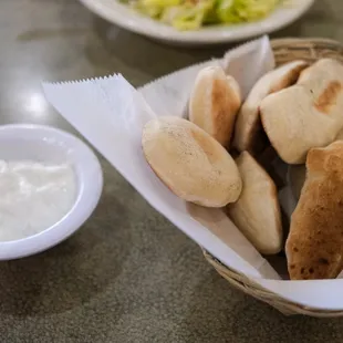 Bread and Garlic sauce