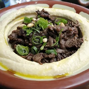 Hummus with Meat