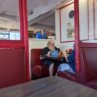 Fellow breakfast enthusiasts.