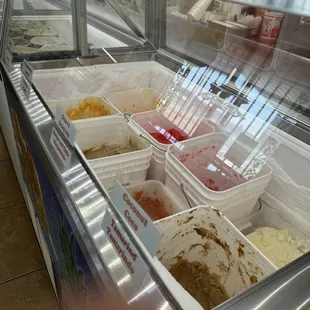 Super good and fresh healthy ice cream. Many more choices.