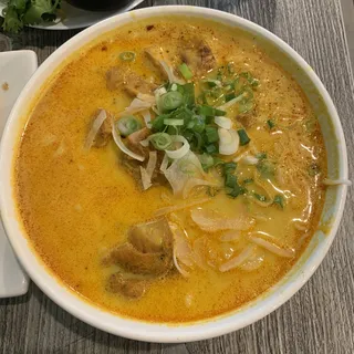 14. Curry Chicken Vermicelli Soup