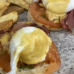 Eggs Benedict