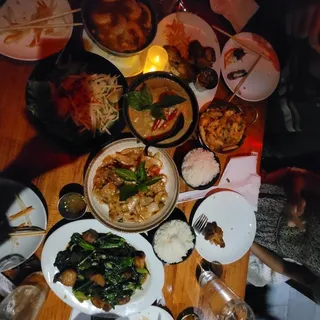 VIETNAMESE CHICKEN WINGS WITH CRISPY GARLIC.