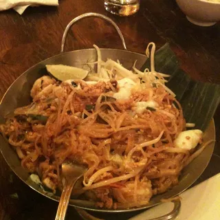SHRIMP PAD THAI (GLUTEN FREE).