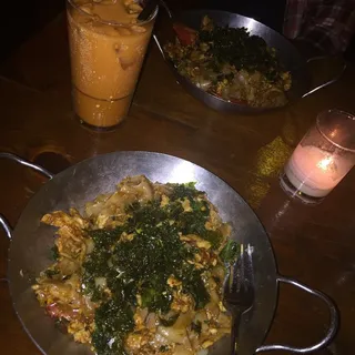 Lunch CHICKEN DRUNKEN NOODLE (SPICY).