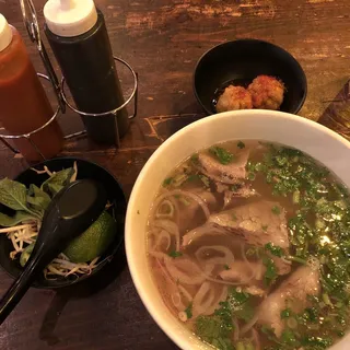 LUNCH PHO BO (MICHELIN RECOMMENDED & GLUTEN FREE)