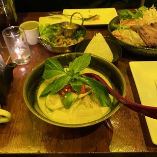 CHICKEN GREEN CURRY (GLUTEN FREE).