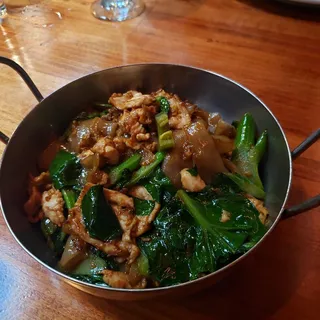 Lunch. Pad See Lew (V)